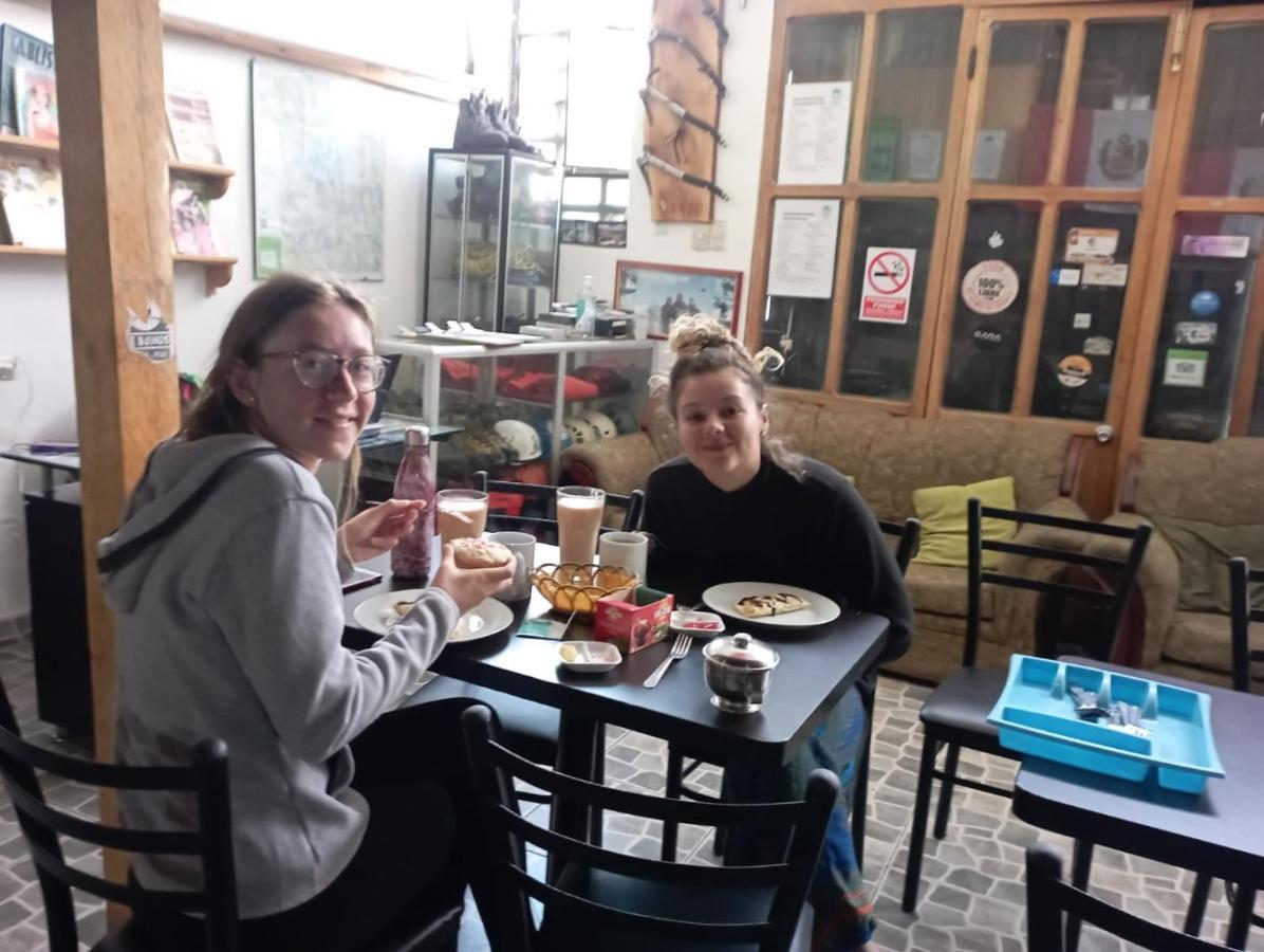 Andes Hostel Уарас Екстериор снимка