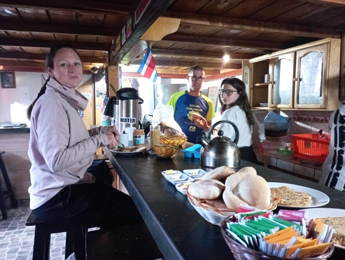 Andes Hostel Уарас Екстериор снимка
