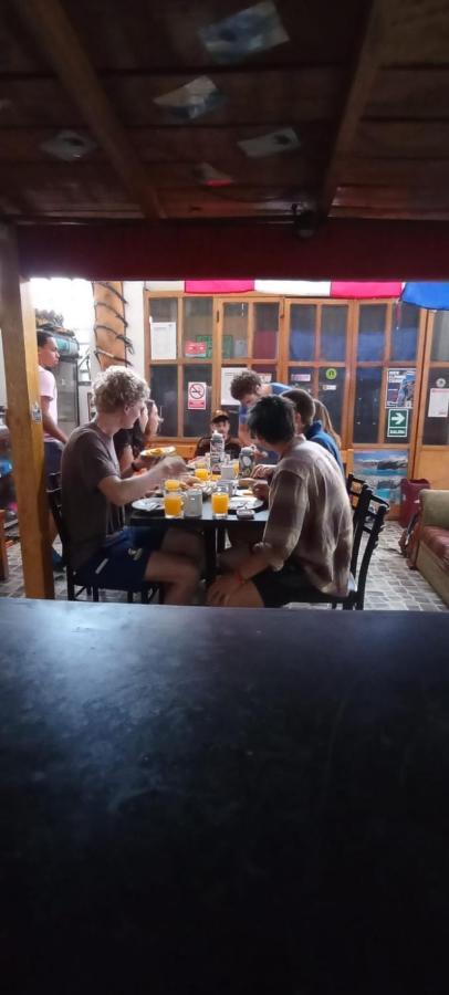 Andes Hostel Уарас Екстериор снимка
