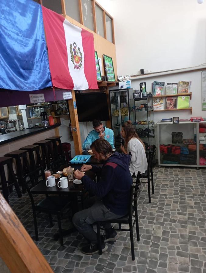 Andes Hostel Уарас Екстериор снимка