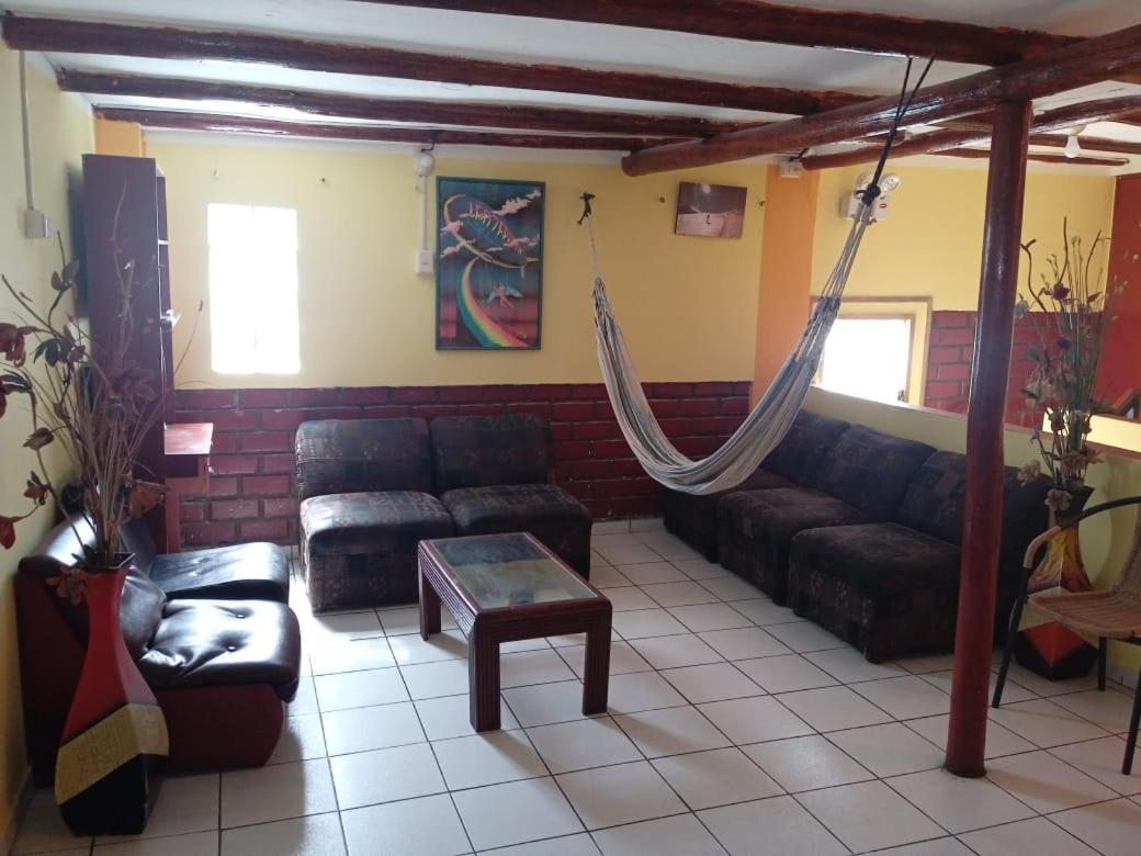 Andes Hostel Уарас Екстериор снимка
