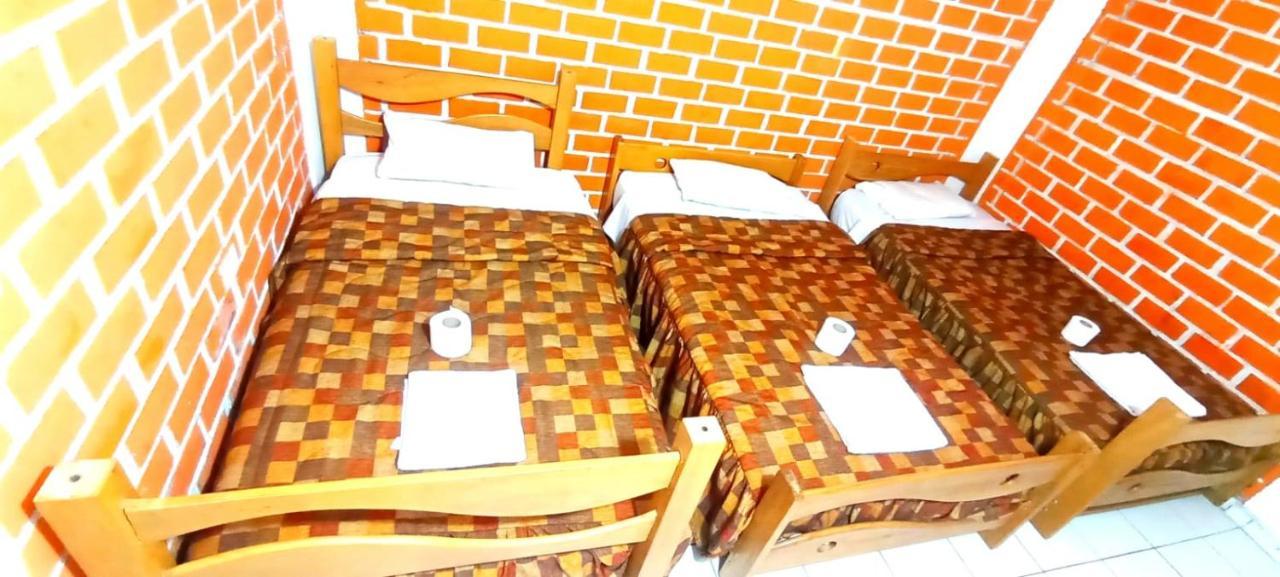 Andes Hostel Уарас Екстериор снимка
