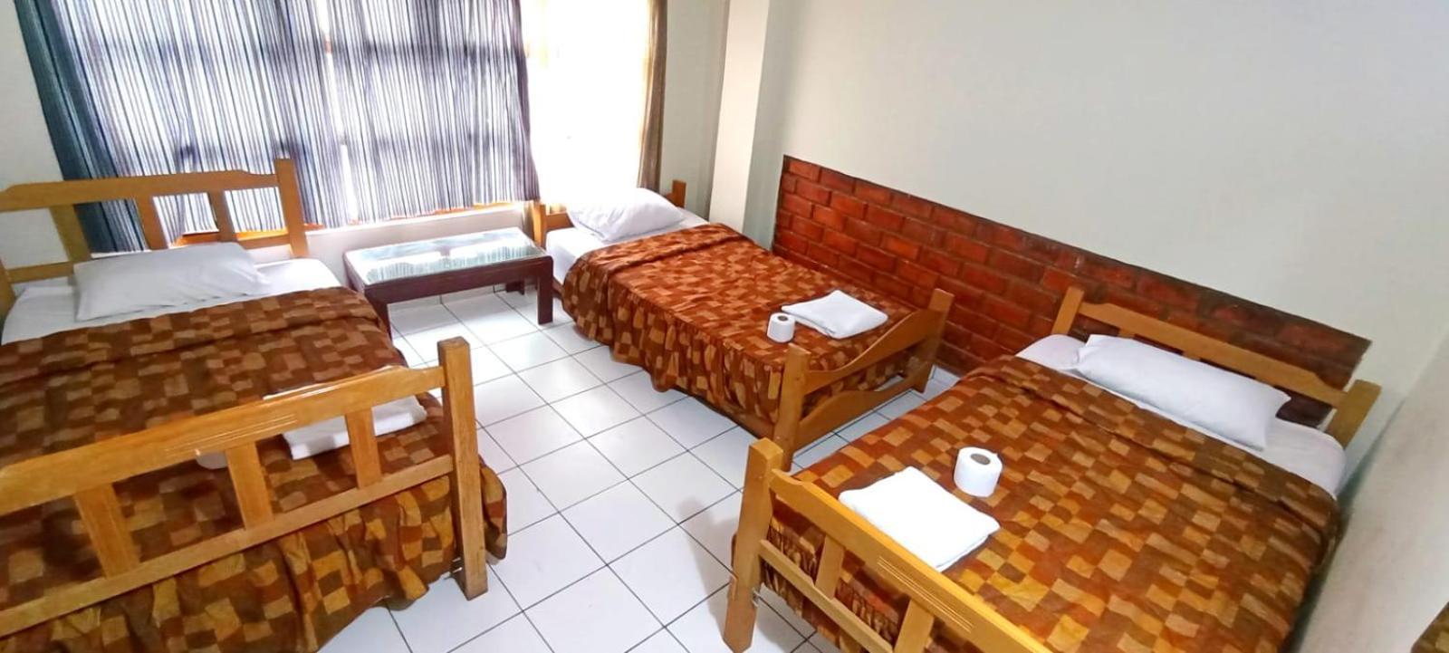 Andes Hostel Уарас Екстериор снимка