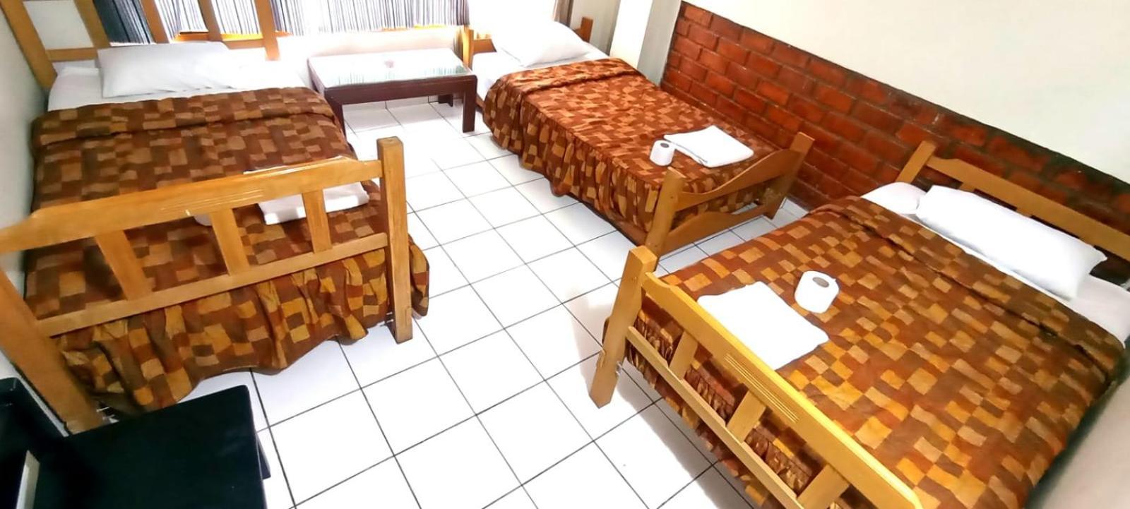 Andes Hostel Уарас Екстериор снимка